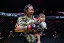 Sempat Oleng, Angela Lee Pertahankan Gelar ONE Championship - JPNN.com Sultra