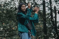 Sosok Orator Cantik di Tengah Panasnya Demo Serentak 11 April, Acungkan Jari Tengah ke Polisi - JPNN.com Sultra