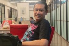 Semangat Novel Bamukmin Hajar Orang Mungkar, Denny Siregar Menantang Modal Apa? - JPNN.com Sultra