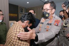 Pembunuh Begal Cium Tangan Jenderal - JPNN.com Sultra