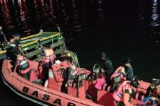 Dihantam Gelombang di Perairan Kolaka, Tiga Nelayan Berhasil Diselamatkan - JPNN.com Sultra