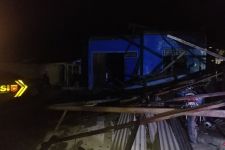 BPBD Padang Dirikan Tenda Darurat di Lokasi Terjangan Angin Puting Beliung - JPNN.com Sumbar