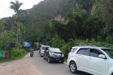 Pengunjung Membeludak, Lembah Harau Tak Bisa Menampung Kendaraan - JPNN.com Sumbar