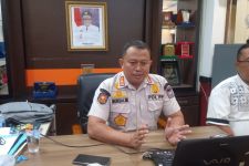 Satpol PP Bantah Melakukan Pemukulan, Petugas Malah Diserang Pakai Parang dan Dilempari Kayu - JPNN.com Sumbar