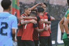 Silvio Escobar Sempat Dilarikan ke Rumah Sakit saat Laga Semen Padang FC Vs PSPS Riau - JPNN.com Sumbar
