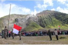 Peserta HUT Ke-77 RI di Puncak Gunung Talang Mencapai 11 Ribu Lebih, Belum Termasuk OPD - JPNN.com Sumbar