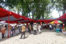 Pemprov Sumbar Menggelar Bazar Sembako Murah di Kantor Gubernur - JPNN.com Sumbar