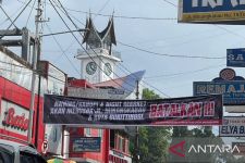 Seluruh Pedagang Jalan Minangkabau Tolak Pembangunan Awning oleh Pemkot Bukittinggi - JPNN.com Sumbar