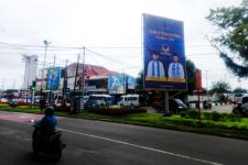Sejak Resmi Didukung sebagai Calon Presiden, Baliho Anies Baswedan Bertebaran di Kota Padang - JPNN.com Sumbar