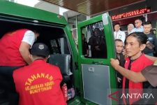 Kejari Bukittinggi Tahan Enam Tersangka Kasus Korupsi Pengelolaan Pasar Atas - JPNN.com Sumbar