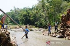 Pemkab Tanah Datar Masih Tunggu Kepastian dari BNPB terkait Rehabilitasi dan Rekonstruksi Pascabanjir - JPNN.com Sumbar