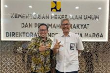 Demi Perbaikan Jalan, Bupati Tanah Datar Langsung Menyambangi Kementerian PUPR - JPNN.com