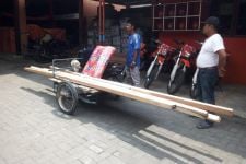 Warga Korban Puting Beliung Kembalikan Bantuan dari Anak Buah Bobby Nasution , Kenapa? - JPNN.com Sumut