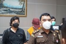 Lihat Buronan Wanita Ini Saat Diamankan, Hanya Bisa Tertunduk - JPNN.com Sumut