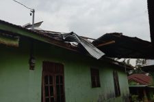 63 Rumah di Binjai Rusak Diterjang Angin Kencang - JPNN.com Sumut