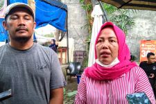 Nasib Mbak Sri Penjual Lontong yang Terancam Digusur Anak Buah Bobby Nasution - JPNN.com Sumut
