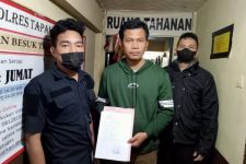 Dosen Diduga Menyodomi Seorang Mahasiswa di Tapanuli Utara, Lihat Tuh Tampangnya saat Ditangkap - JPNN.com Sumut