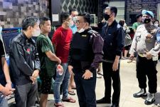 Irjen Panca Pimpin Penggerebekan Tempat Judi di Medan, Puluhan Pelaku Digulung, Lihat Tuh - JPNN.com Sumut