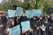 Massa Demo Bela Nabi Muhammad Kepung Konjen India di Medan: Pemerintah Biadab - JPNN.com Sumut