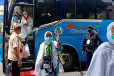 393 Jemaah Haji Kloter Pertama Sumut Tiba di Embarkasi Medan - JPNN.com Sumut