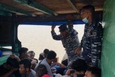 Tim Operasi Intelijen Maritim Sampaikan Informasi, TNI AL Bergerak, Puluhan Orang Diamankan - JPNN.com Sumut