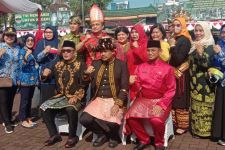 Bobby Nasution Pakai Baju Nikahnya dengan Kahiyang Ayu saat Upacara Kemerdekaan RI, Lihat Tuh - JPNN.com Sumut