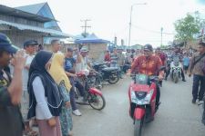 Bobby Nasution Naik Motor Cek Kondisi Jembatan dan Jalan Amblas yang Dikeluhkan Warga Belawan - JPNN.com Sumut