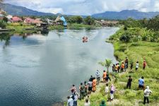 Tim SAR Temukan Jasad Wisatawan yang Tenggelam di Danau Toba - JPNN.com Sumut