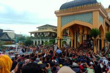 Anies Rasyid Baswedan Tiba di Istana Maimun Medan, Teriakan 'Anies Presiden' Menggema - JPNN.com Sumut