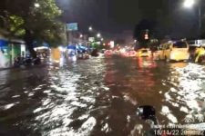 Hujan Beberapa Jam, 7 Kecamatan di Kota Medan Dikepung Banjir - JPNN.com Sumut