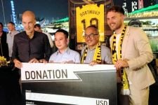 Borussia Dortmund Donasikan Hasil Lelang Kostum untuk Korban Tragedi Kanjuruhan - JPNN.com Sumut