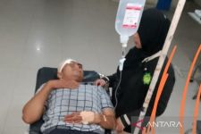 Kepala Desa di Sumut Ini Bersimbah Darah Dibacok Warganya, Polisi Bertindak - JPNN.com Sumut