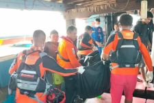 Basarnas Medan Evakuasi Penumpang Kapal KM Maharani Sempurna yang Karam di Selat Malaka - JPNN.com Sumut