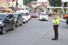 Polres Simalungun Siagakan Personel Antisipasi Kepadatan Kendaraan Menuju Parapat - JPNN.com Sumut