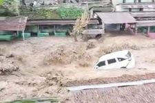 Banjir Bandang Terjang Kawasan Sembahe-Deli Serdang - JPNN.com Sumut