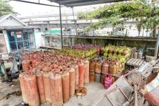 Mabes Polri Gerebek Gudang Pengoplos Elpiji Subsidi di Sumut, Ratusan Tabung Diamankan! - JPNN.com Sumut