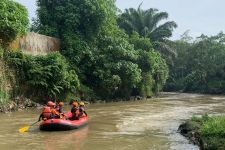 Dua Bocah Dilaporkan Hanyut di Sungai Percut, Basarnas Medan Baru Temukan Satu Korban - JPNN.com Sumut