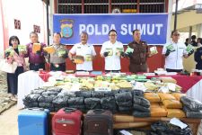 Polda Sumut Ringkus Jaringan Internasional Pemasok Narkoba ke Empat Wilayah di Indonesia  - JPNN.com Sumut