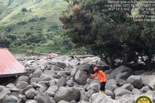 Update Banjir Bandang Humbahas, Tim SAR Temukan Satu Korban - JPNN.com Sumut