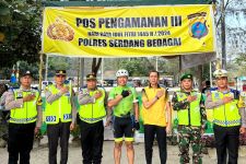 Brigjen Rony Samtana Gunakan Sepeda Tinjau Pos Pengamanan Mudik di Polres Serdang Bedagai - JPNN.com Sumut