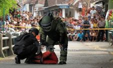 Bungkusan Diduga Bom Ditemukan di Desa Bendungan Kraton Pasuruan