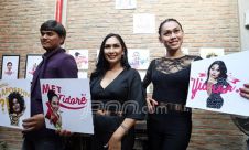 Miss Waria Indonesia Wayan Lucky Diah Pithaloka Bintang Iklan Line Sticker