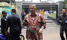 Direktur Utama PLN Sofyan Basir Melayat ke Rumah Menteri Susi