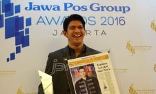 Iko Uwais Raih Penghargaan Aktor Terbaik di Ajang Jawa Pos Group Awards