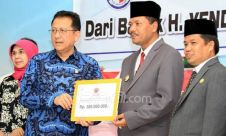 Ketua DPD Irman Gusman Berikan Bantuan ke 50 Kota di Indonesia