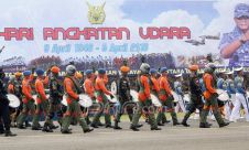 Marching Band TNI AU Unjuk Gigi di HUT ke-70