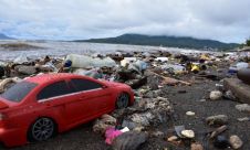 Jorok, Kawasan Pantai Sindulang Manado Dipenuhi Sampah