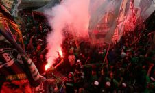 Persebaya Kembali ke Divisi Utama, Bonek Bahagia