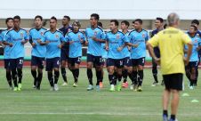 Timnas Myanmas Bersiap di Stadion Pakansari Bogor