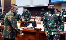 Panglima TNI Bersama Wamenhan, KASAD, KASAL dan KASAU Raker Dengan Komisi I DPR